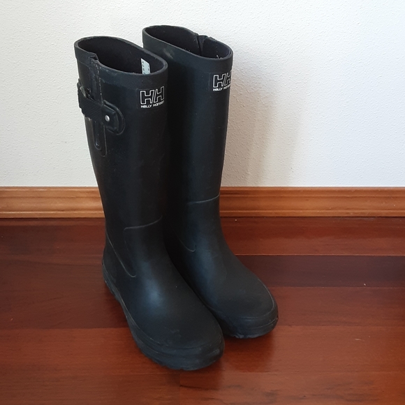 helly hansen rain boots